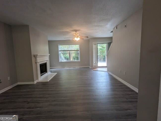 Photo - 6857 Mahonia Pl