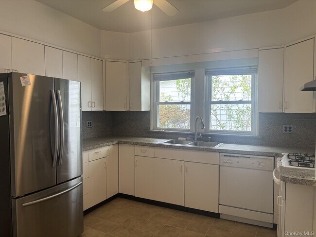 Photo - 48 Ferris Pl
