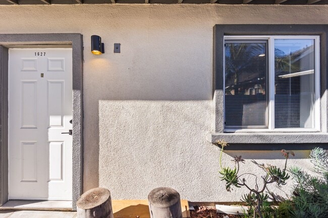 Photo - 1629 W Summit St Unidad 1627-B