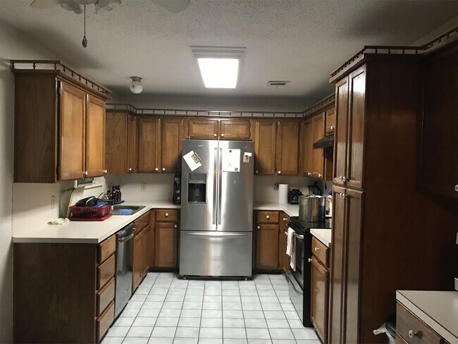 9020 Trailridge Dr