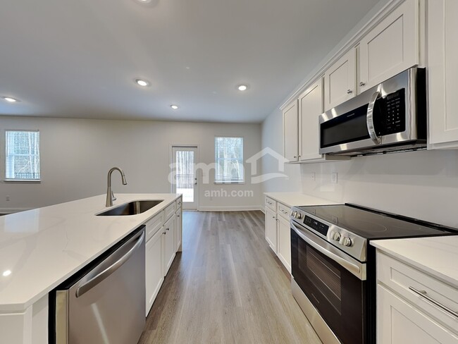 Photo - 394 Pointe Dr