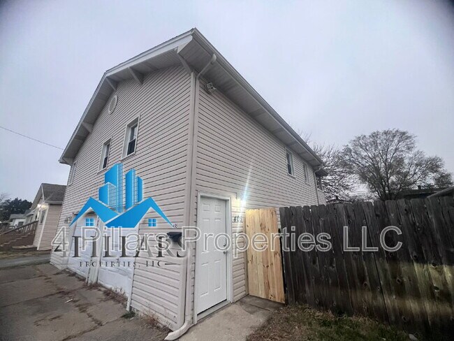 Building Photo - 403 Kenwood St