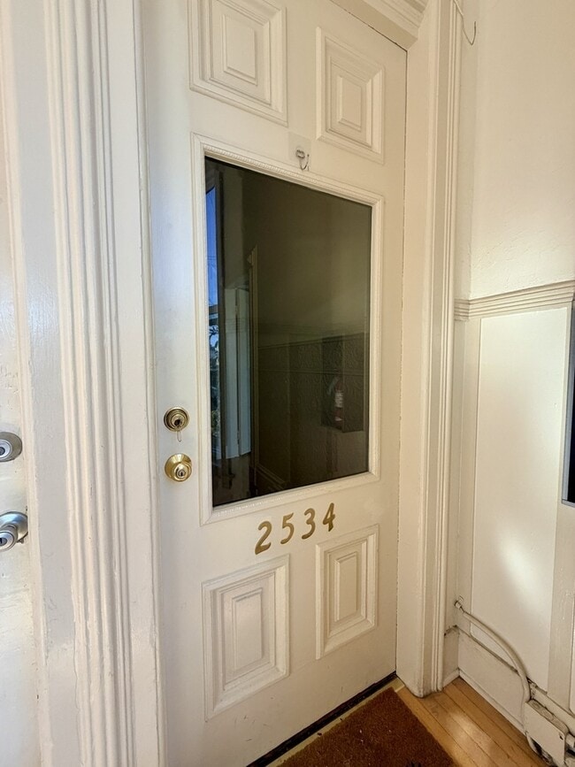 Building Photo - 2536 Sutter St