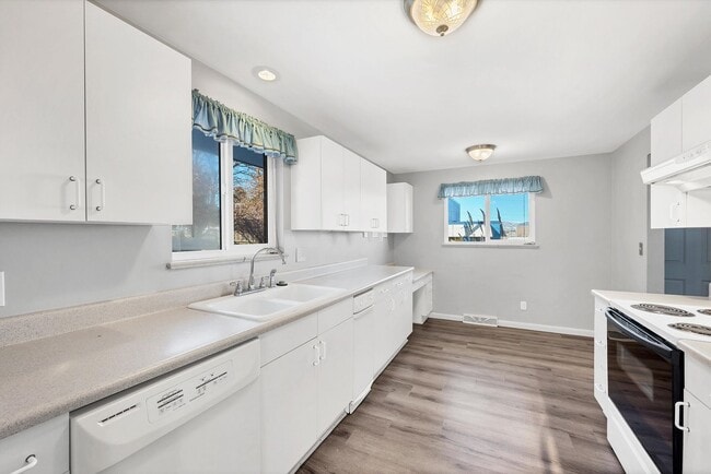 Photo - 6024 S Prince St