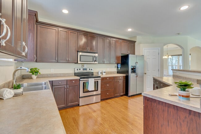 Photo - 127 Magnolia Dr