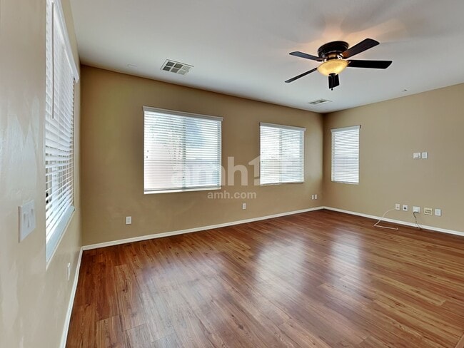 38549 N Reynosa Dr