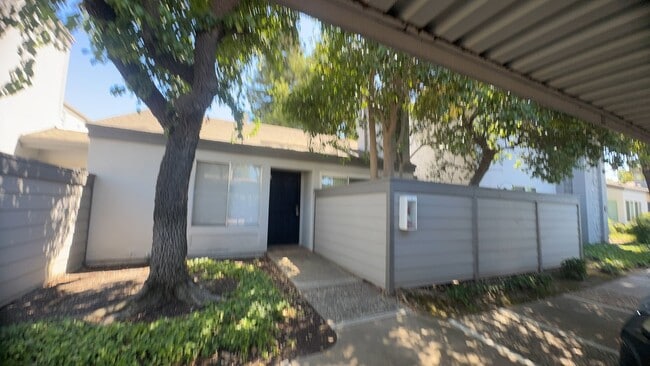 Photo - Charming 1 Bedroom, 1 Bathroom Condo for Rent! Unit 163