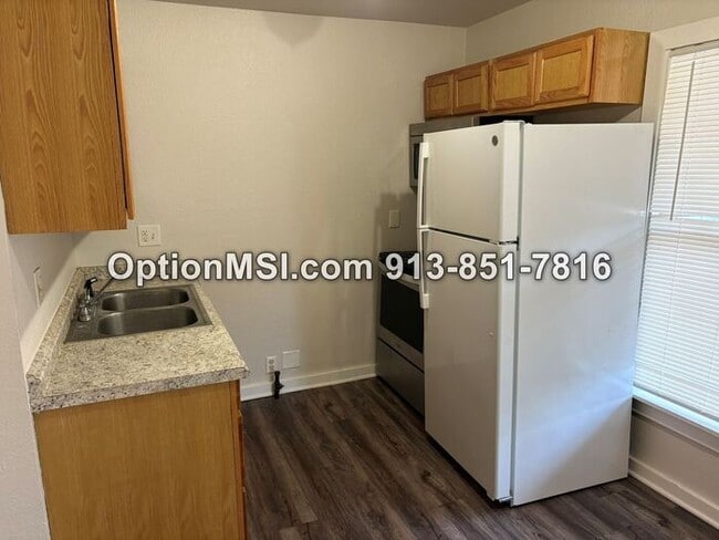 Photo - Freshly updated half-duplex