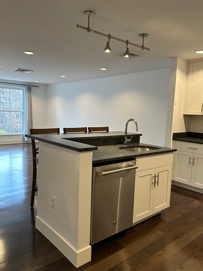 Photo - 25 High St Unidad 307