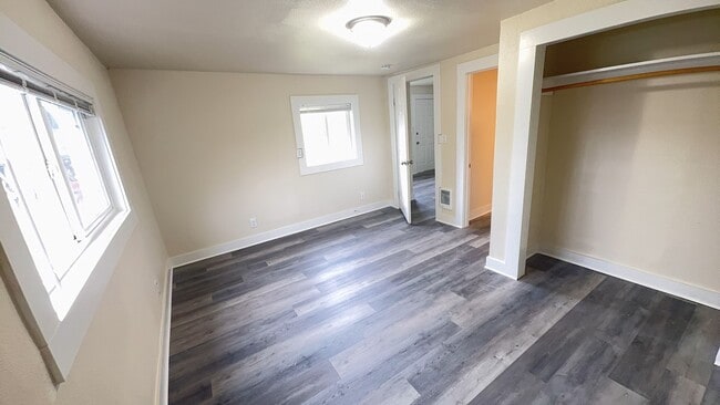 Photo - Cozy Remodeled 3-bedroom 2 bath Home - Close to State Capitol - On BUS LINE