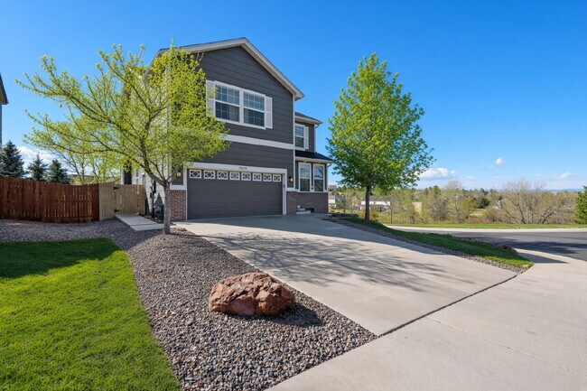 Photo - Beautiful 2-Story Home In Hidden River. Finished Basement. Turfed Backyard.