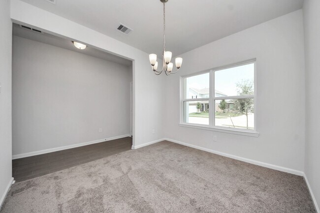 Photo - 2715 Crested Creek Ln.