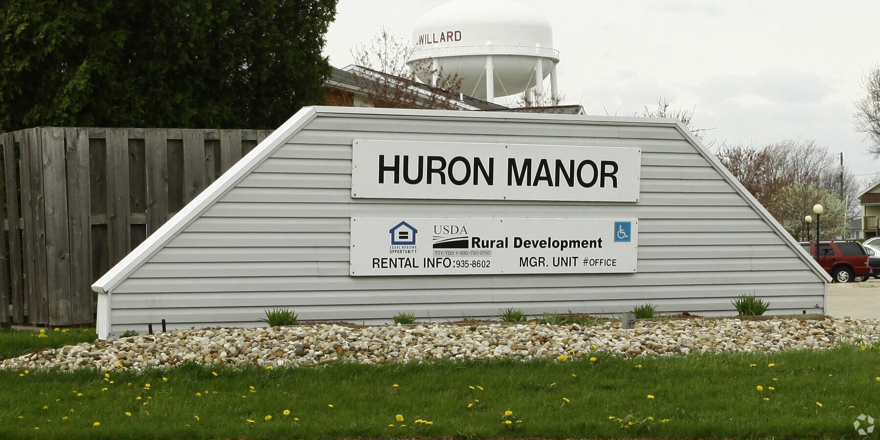 Photo - Huron Manor Apartments