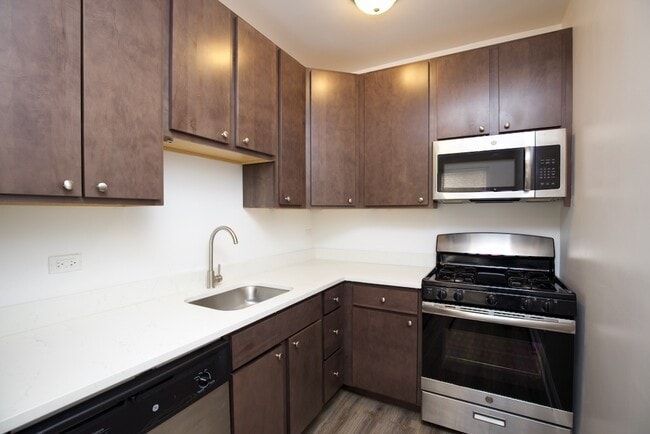 Photo - 2936 W Palmer St Unit 802