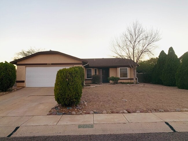 Building Photo - 2220 S Iris Dr