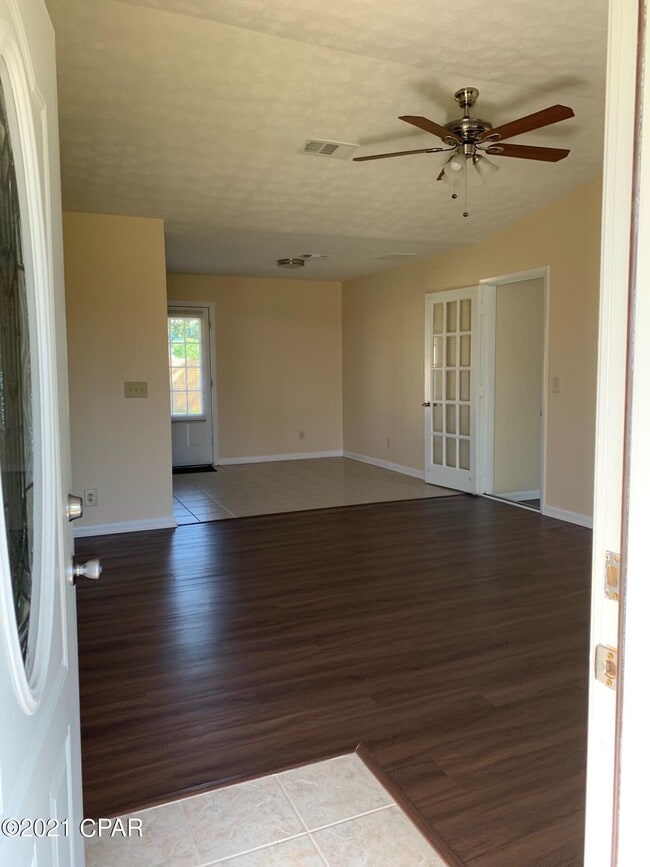 Photo - 202 Acme Ln