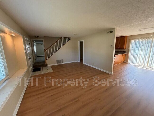 2533 Stansberry Way