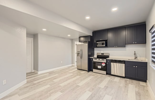 Photo - 15721 E Lake Cir