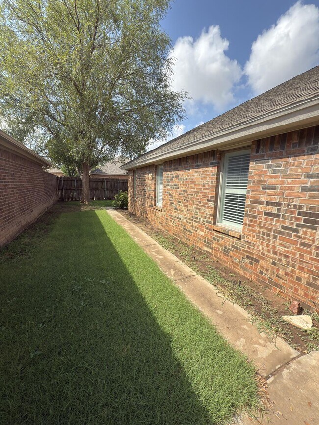 Photo - 4103 101st St