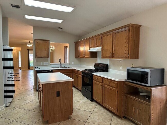 Photo - 706 Luke Ln