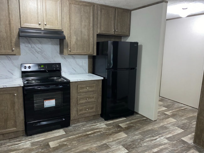 Photo - 5884 Island Dr