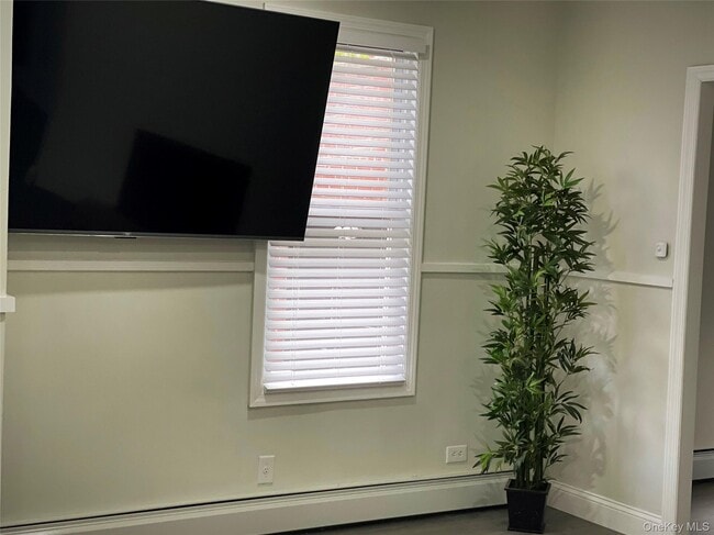 Photo - 21-72-72 48th St