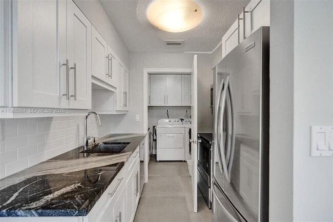 Building Photo - 902 Mandarin Isle