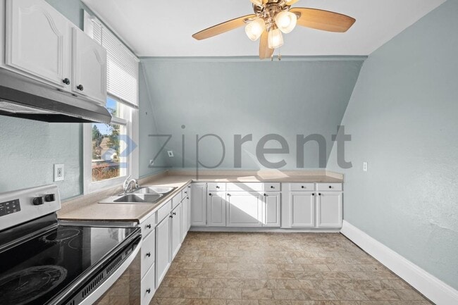 Building Photo - 827 Georgia St