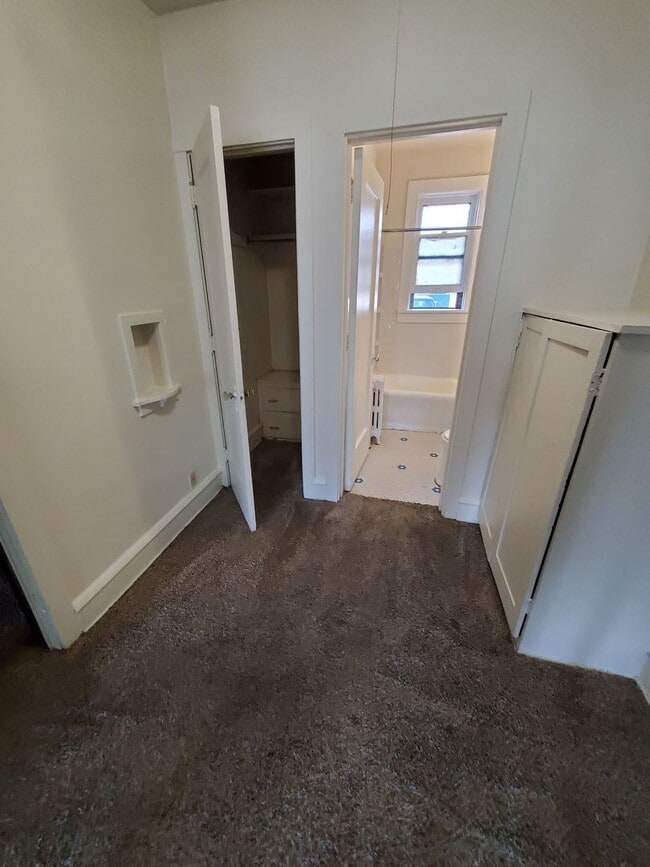 Photo - 831 College Ave Unit 6