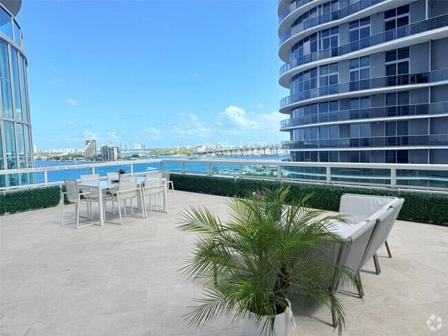Building Photo - 1800 N Bayshore Dr Unit 1001 Rental