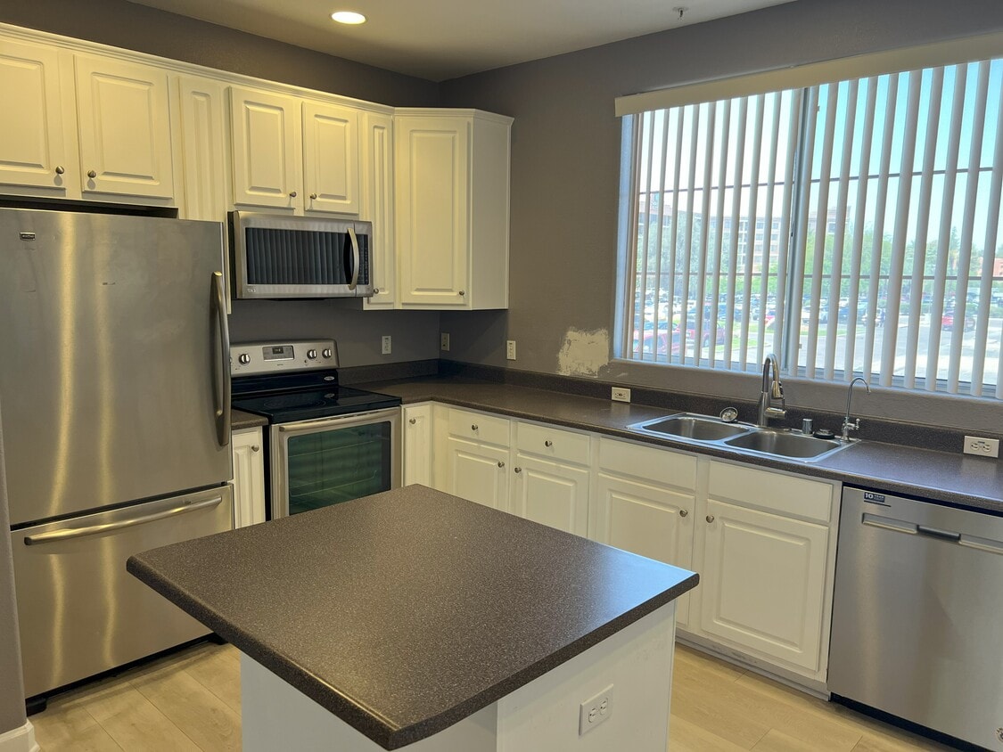 Photo - 4455 E Paradise Village Pky S (Phoenix, AZ)