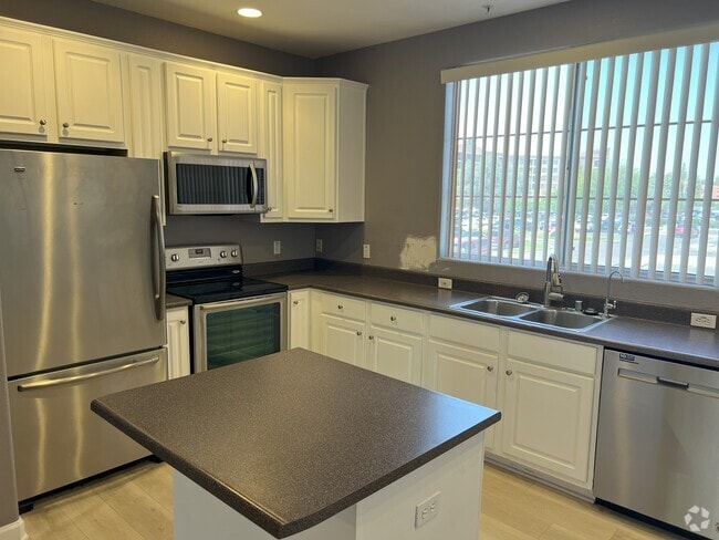 Building Photo - 4455 E Paradise Village Pky S Unit #1081 Rental