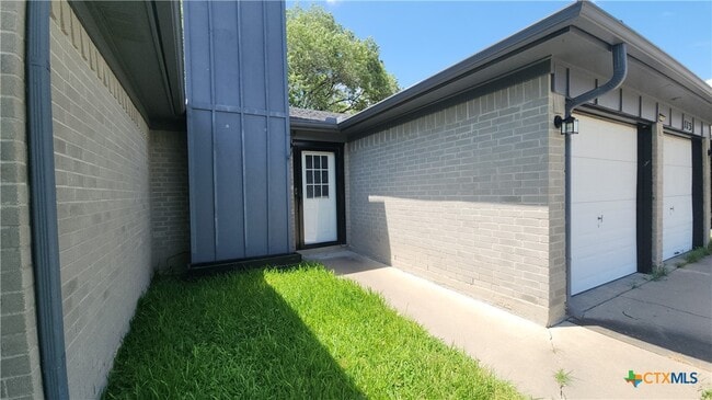 Photo - 413 Stone Gate Dr