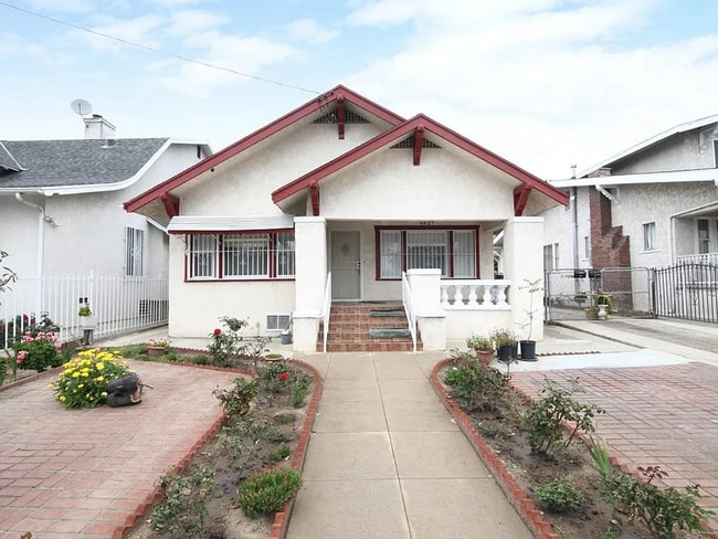 Building Photo - 4625 Kingswell Ave Unit 4627 1/2