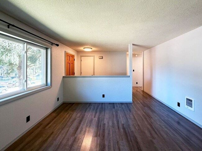 Photo - 24712 Parkside Dr