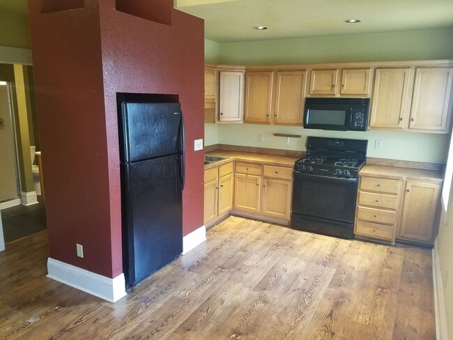 Photo - 1000 E Locust St Unidad 4