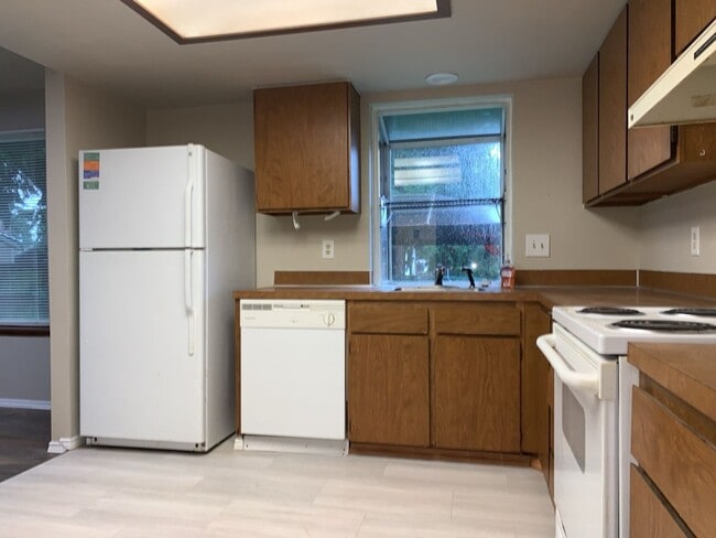 Photo - Beautiful 3Bd/1.5 Ba Federal Way Home.