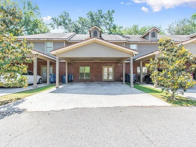 Building Photo - 120 Deraney Ln