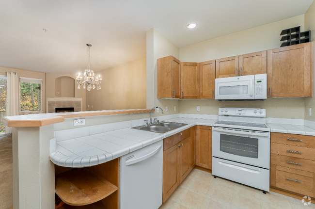 Building Photo - 12712 Admiralty Way Unit C204 Rental