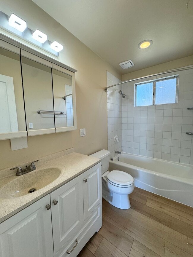 Photo - Charming Kirkland two bedroom one bath bun...