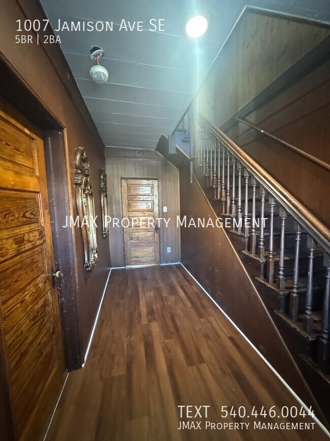 Photo - 1007 Jamison Ave SE