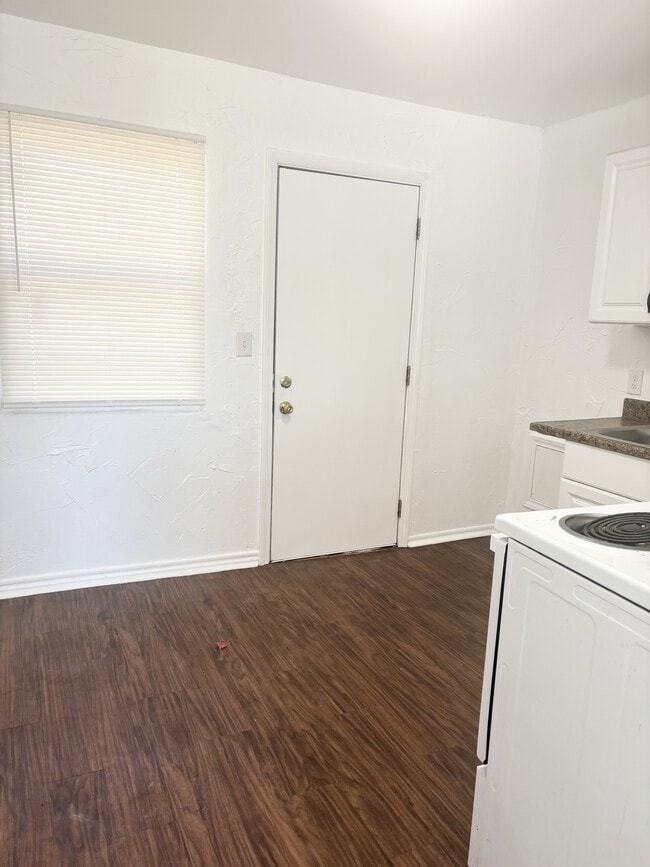 Photo - 3049 NE 15th St