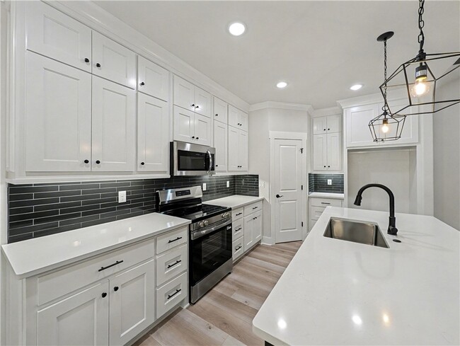 Photo - 18 Hillswick Dr