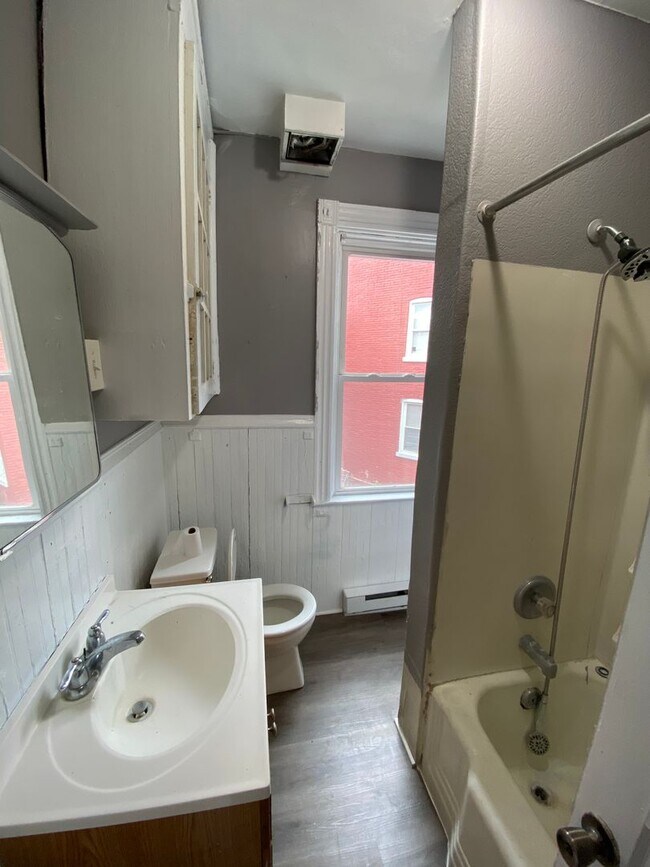 Photo - 148 Juniata St Unit Apt 2