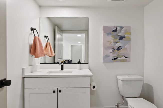 Photo - 2201 Brookfield Ave Unidad 203