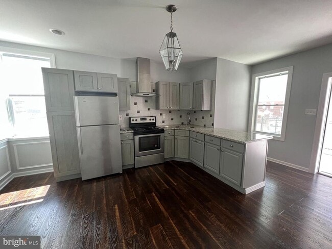 Photo - 2084 E Allegheny Ave