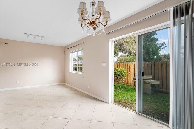 Photo - 330 SW 2nd Ave