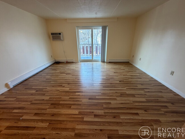 Photo - 124 Sutherland Rd Unit 1