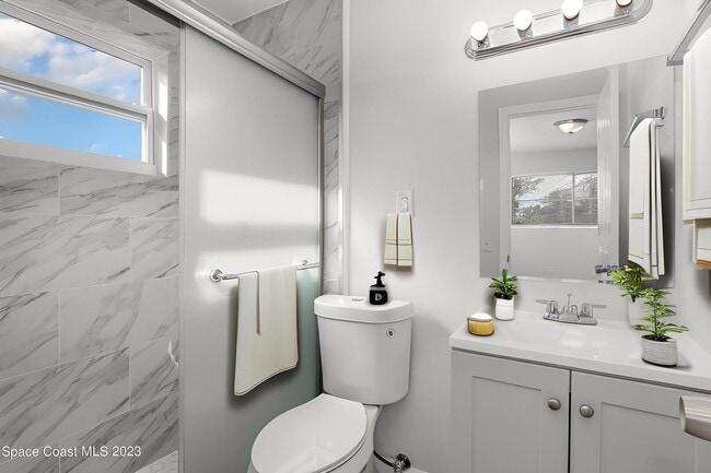 Photo - 115 Seminole Ave W Unidad 103