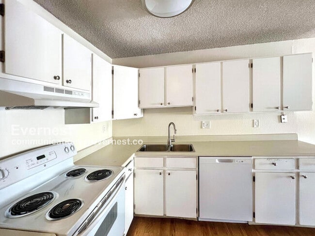 Photo - 1701 Cato Cir